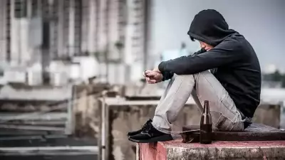 Almanya, 14-15 Yaş Gençlerin Ebeveyn Yanında Alkol Kullanımını Yasaklamayı Planlıyor