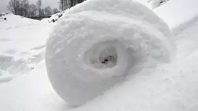 Amasya'da Kar Sonrası Nadir Görülen Doğa Olayı: Kar Ruloları Oluştu