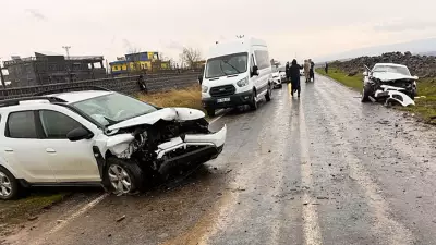 Şanlıurfa'da Korkunç Trafik Kazası: İki Araç Kafa Kafaya Çarpıştı, 8 Kişi Yaralandı