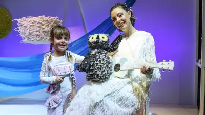 Anne-Kız Sahnede Buluştu: 'Vay! Dedi Baykuş' Zorlu PSM'de