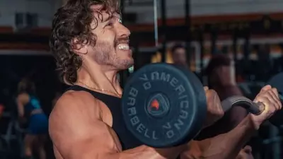 Arnold Schwarzenegger'in Oğlu Joseph Baena İlk Vücut Geliştirme Yarışmasını Kazandı