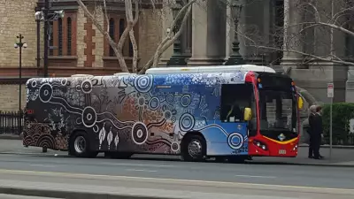 Avustralya'da Yakıt Krizi: İki Eyalet Toplu Taşımayı Ücretsiz Yaptı