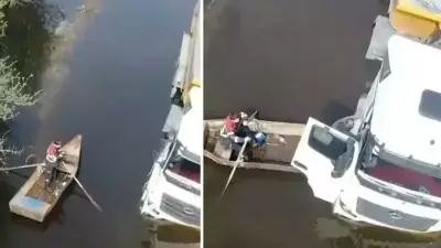 Aydın'da TIR Sulama Kanalına Devrildi, Şoför Sandalla Kurtarıldı