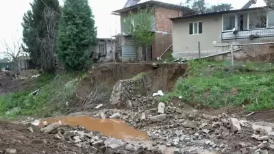 Aydın'da Toprak Kayması ve Taşkın: 3 Ev Daha Tahliye Edildi
