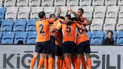 Başakşehir, Göztepe'yi 2-1'lik Skorla Geçerek Süper Lig'de 5. Sıraya Yükseldi