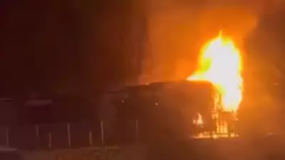 Beşiktaş'ta Metrobüste Çıkan Yangında 60 Yolcu Tahliye Edildi