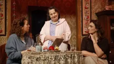 ‘Bir Aile Provası’ Tiyatro Oyunu Kapalı Gişe ile Seyirciyle Buluştu