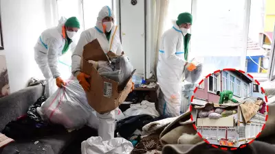 Bursa'da Şok Eden Çöp Evi: Kapı Açılınca 4 Kamyon Atık Ortaya Çıktı