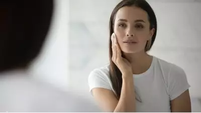 Cilt Toniği Kullanım Rehberi: Nedir, Ne İşe Yarar ve Doğru Uygulama Yöntemleri