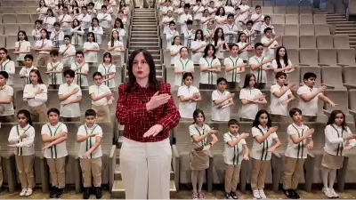 Doğa Koleji Öğrencileri İstiklal Marşı'nı İşaret Diliyle Okudu