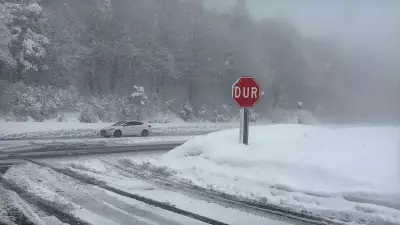 Doğu Anadolu'da Kar ve Tipi Etkisi: Onlarca Köy Yolu Ulaşıma Kapandı
