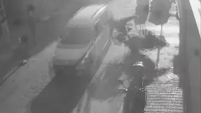 Esenler'de Aynı Noktada Tekrar Kaza: 1'i Çocuk 2 Yaralı