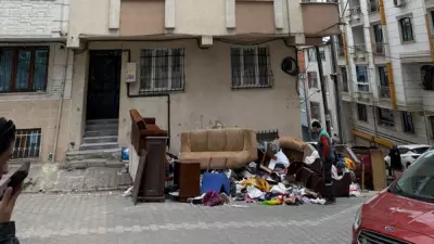 Esenyurt'ta Ev Sahibi 'Evimde Dul Kadın İstemiyorum' Deyip Kiracının Eşyalarını Sokağa Attı