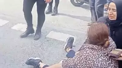 Fatih'te Boşanma Sürecindeki Eş Sokak Ortasında Dehşet Saçtı: Genç Kadın Hayatını Kaybetti