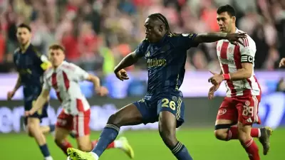 Fenerbahçe, Antalyaspor'la 2-2 Berabere Kaldı, Zirve Yolunda Puan Kaybetti