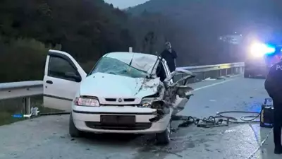 İftar Saatinde Korkunç Kazada Baba Hayatını Kaybetti, Eşi ve Çocuğu Yaralandı