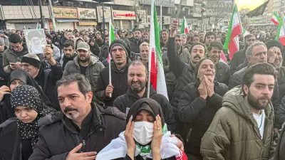 Hamaney'in Ölümünün Ardından İran'da Sokaklar Hareketlendi: ABD ve İsrail Karşıtı Gösteriler