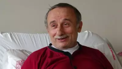 Kenan Hoca'ya Öğrencilerinden Duygulandıran Hastane Sürprizi