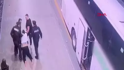 Konya'da Babasını Boğarak Öldüren Şüphelinin Bursa'da Yakalanma Anı Kameralara Yansıdı