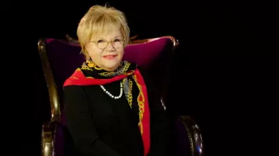 Nevra Serezli'den Hande Erçel'e Övgü: 'Bakmaya Doyamıyorum'