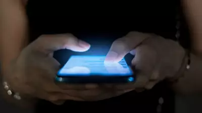 Üniversiteli Öğrenci, Dokunmatik Ekranlara Uyumlu Tırnak Ojesi Geliştirdi