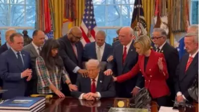 Papazlar Oval Ofis'te Başkan Trump İçin Toplu Dua Etti