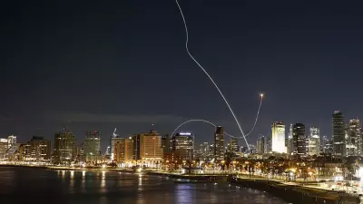 İran Devrim Muhafızları: Bahreyn'deki ABD Üssüne Füze Saldırısı, 560 Asker Hedeflendi