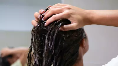 Saç Maskesi Kullanım Rehberi: Doğru Uygulama ile Parlak ve Sağlıklı Saçlar