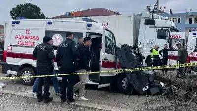 Samsun'da Ambulans ile Kamyon Çarpıştı: Şoför Hayatını Kaybetti, 3 Yaralı