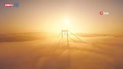 İstanbul Boğazı'nda Gün Doğumu ve Sis Bulutları Büyüleyici Görüntüler Oluşturdu