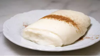 Tavuk Göğsü Tarifi: Osmanlı'dan Günümüze Gelen İpeksi Tatlı Nasıl Yapılır?