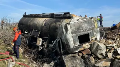 Uşak'ta Mazot Yüklü Tanker Alev Alev Yanarak Şarampole Devrildi: 1 Ölü
