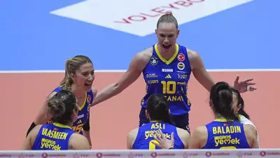 Voleybol Sultanlar Ligi'nde Fenerbahçe, Göztepe'yi 3-2 Yendi