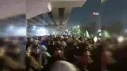Bağdat'ta Protestocular Güvenlik Güçlerine Ateş Açtı: 13 Yaralı ve 15 Gözaltı