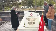 Bayramın İlk Gününde Şehitliklere Duygu Dolu Ziyaretler
