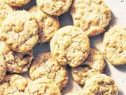 İdil Açıkalın'dan Hindistan Cevizli Üç Nefis Tarif: Kurabiye, Kek ve Şekerpare