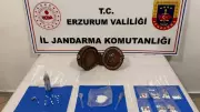 Erzurum'da Operasyon: Uyuşturucu, Hap ve Altın İşlemeli Tevrat Ele Geçirildi