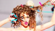 Evde Kıvırcık Saç Yapmanın Püf Noktaları ve Kolay Yöntemleri