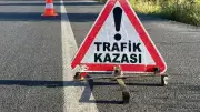 Kocaeli'de Dökülen Sıvı Yolu Kayganlaştırdı: İki Araç Kafa Kafaya Çarpıştı, 3 Yaralı