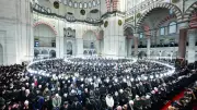Ramazan Bayramı Namazı Yoğun Katılımla Kılındı, Camiler Doldu Taştı