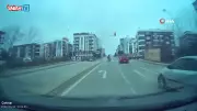 Samsun'da Trafikteki Tehlikeli Manevralar Araç Kameralarına Yansıdı