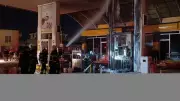 Siirt'te Akaryakıt İstasyonunda Çıkan Yangın İtfaiye Ekipleri Tarafından Kontrol Altına Alındı