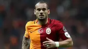 Sneijder'den Liverpool'a Sert Tepki: Kopan Parmağın Hesabını Vermeli