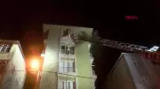 İstanbul Ümraniye'de 5 Katlı Binada Çıkan Yangın İtfaiye Ekipleri Tarafından Söndürüldü