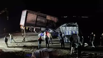 Alaca'da Tırın Devrilmesiyle Kapanan Ankara-Tokat Yolu 5 Saat Sonra Açıldı