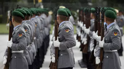 Almanya'da Askerlik Yaşındaki Erkekler İçin Yeni Kural: Uzun Süreli Yurtdışı Çıkışlarında İzin Zorunlu