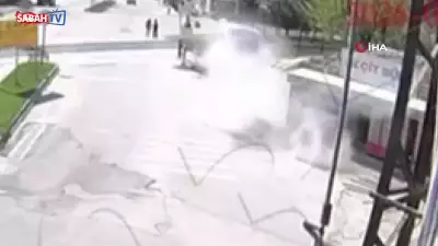 Amasya'da alkollü servis şoförü kaldırıma çarptı: İki genç kız saniyelerle kurtuldu