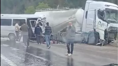 Antalya-Isparta Yolunda Feci Kaza: 7 Kişi Hayatını Kaybetti, 7 Kişi Yaralandı