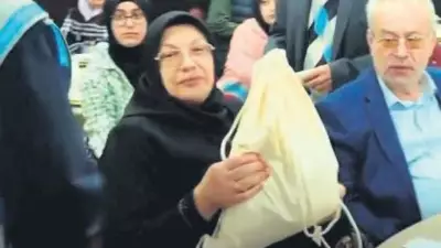 Arnavutköy'de Hacı Adayları Surre Alayı Geleneği ile Dualarla Uğurlandı