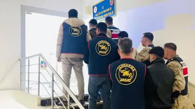 Bağ Evinden 300 Bin TL'lik Hırsızlık: Jandarma Operasyonuyla 3 Şüpheli Yakalandı